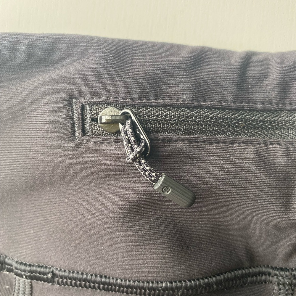 Lululemon Reflecting Leggings, size 2, Perfect condition - Picture 8 of 10